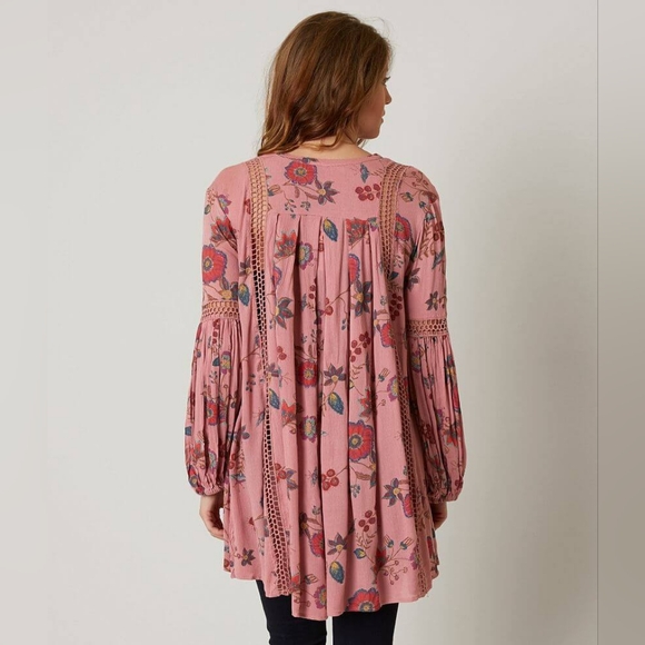 Free People Just the Two of Us Small Pink Floral Crochet Mini Blouse - Picture 2 of 14